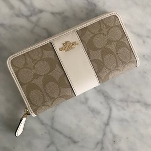 NEW Coach Wallet Light Khaki Signature Accordion
